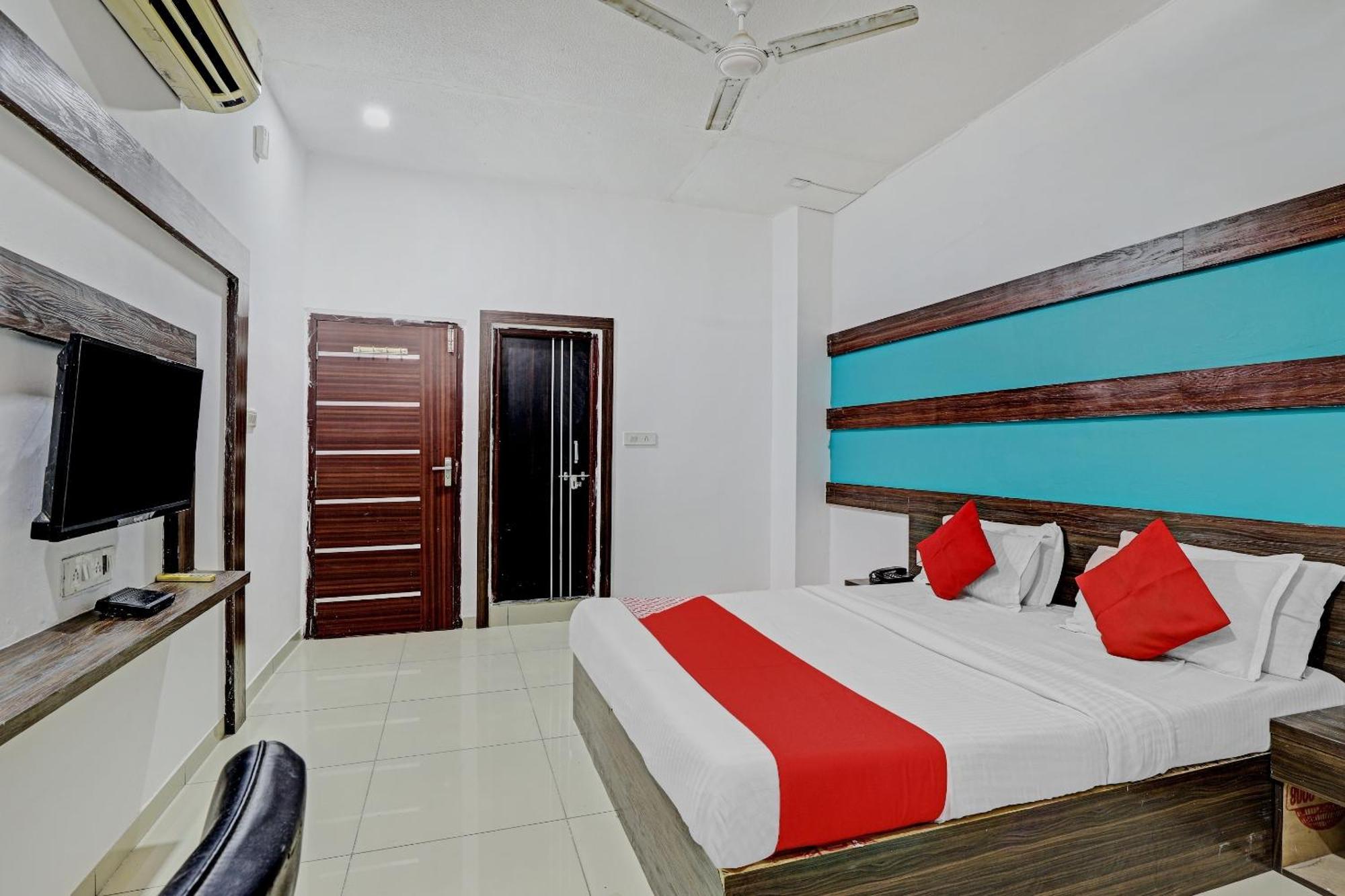 Oyo 11649 Hotel Mahima Gandhinagar Exterior foto