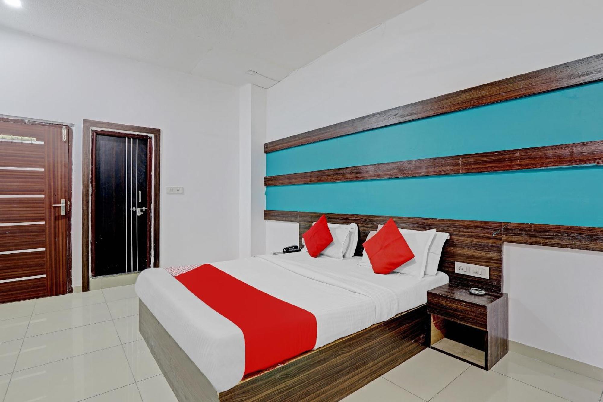 Oyo 11649 Hotel Mahima Gandhinagar Exterior foto