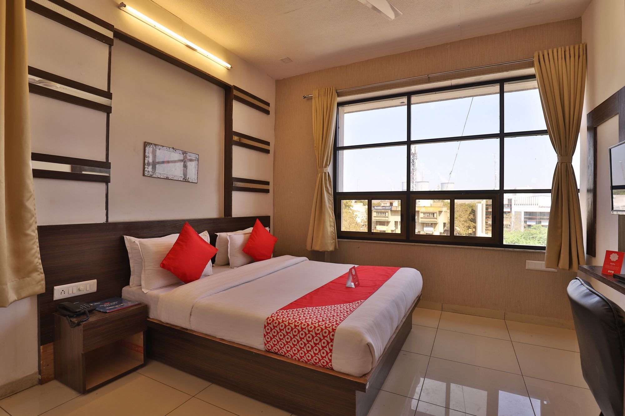 Oyo 11649 Hotel Mahima Gandhinagar Exterior foto